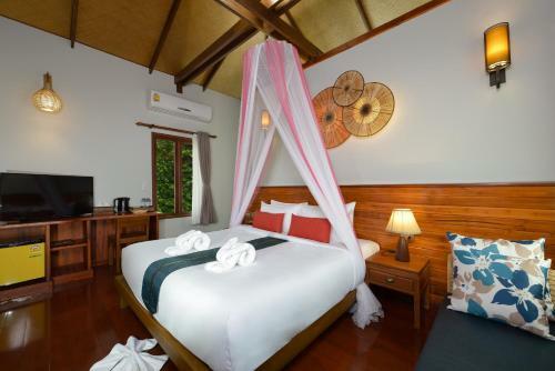 Hotel Pingchan Koh Phangan Beachfront Resort
