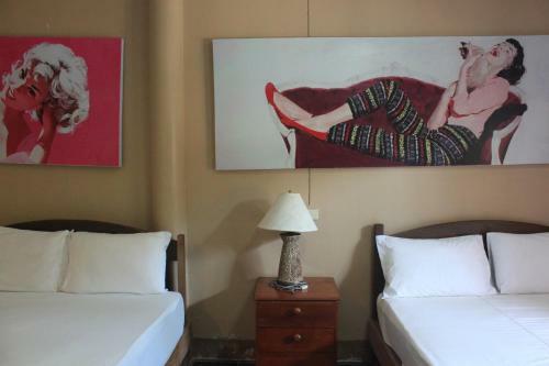 Hostal Baan Talay Guesthouse