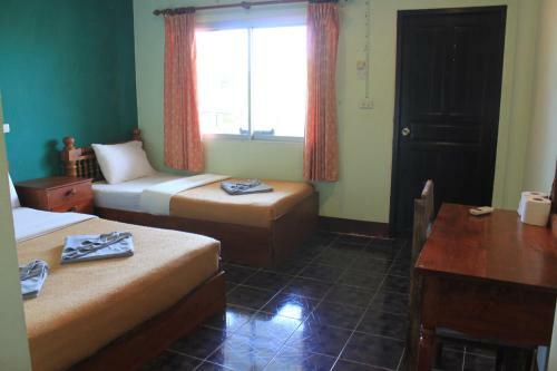 Hostal Baan Talay Guesthouse