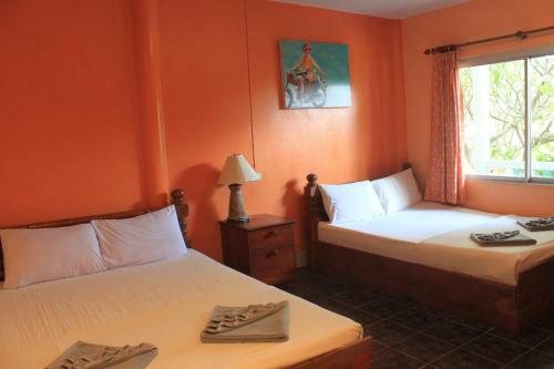 Hostal Baan Talay Guesthouse