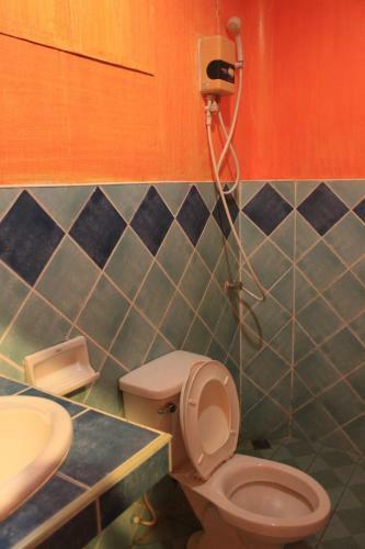 Hostal Baan Talay Guesthouse