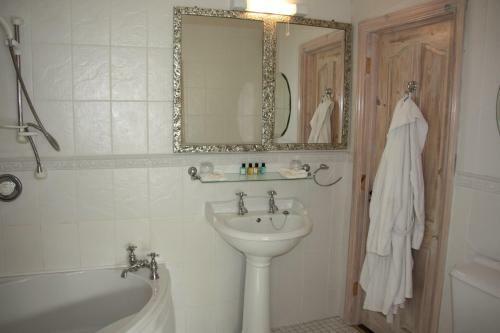 Hostal Seasons Lodge Guesthouse