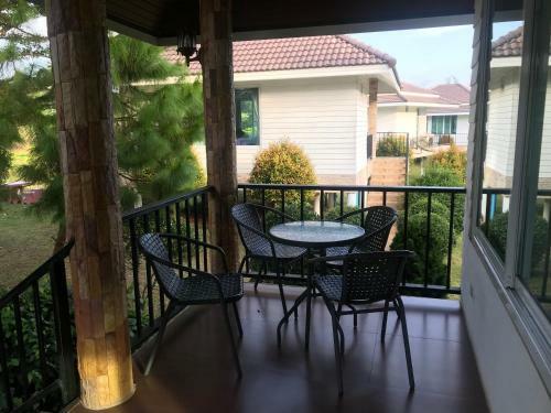 Hostal V&k Baansuankaew Resort