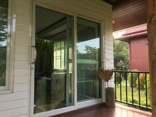 Hostal V&k Baansuankaew Resort