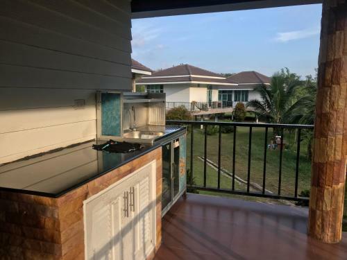Hostal V&k Baansuankaew Resort