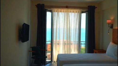 8 Rooms Boutique Hotel