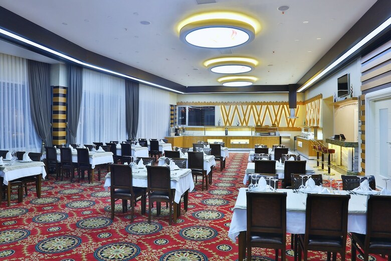 Marathon Hotel