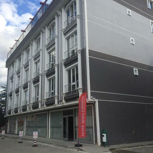 Umur Hotel