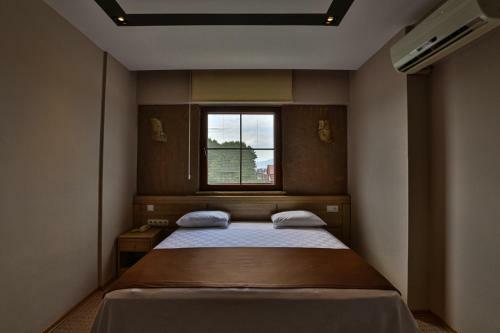 Grand Ayzek Hotel