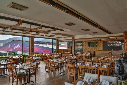 Grand Ayzek Hotel