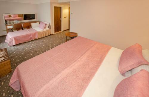 Jolnar Garden Hotel