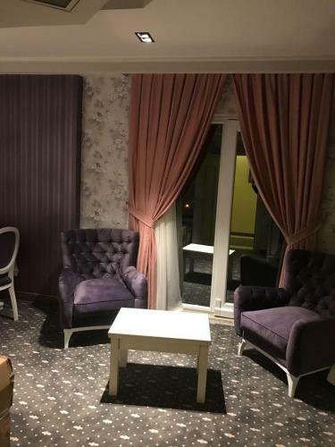 Jolnar Garden Hotel