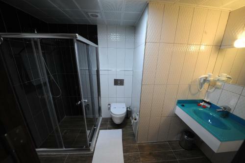 Yucel Hotel