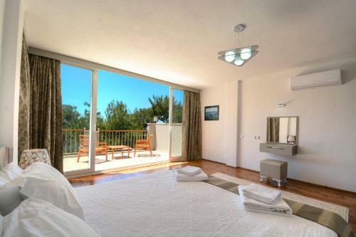 Private Villa Aldora