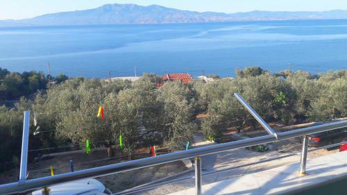 Assos Nazan Motel Restoran Beach