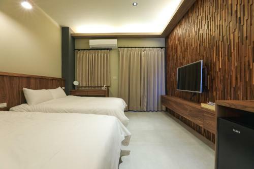 Sharp B&B