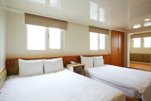 Lion Hotel