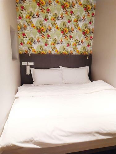 Hotel Red 13 Apartment