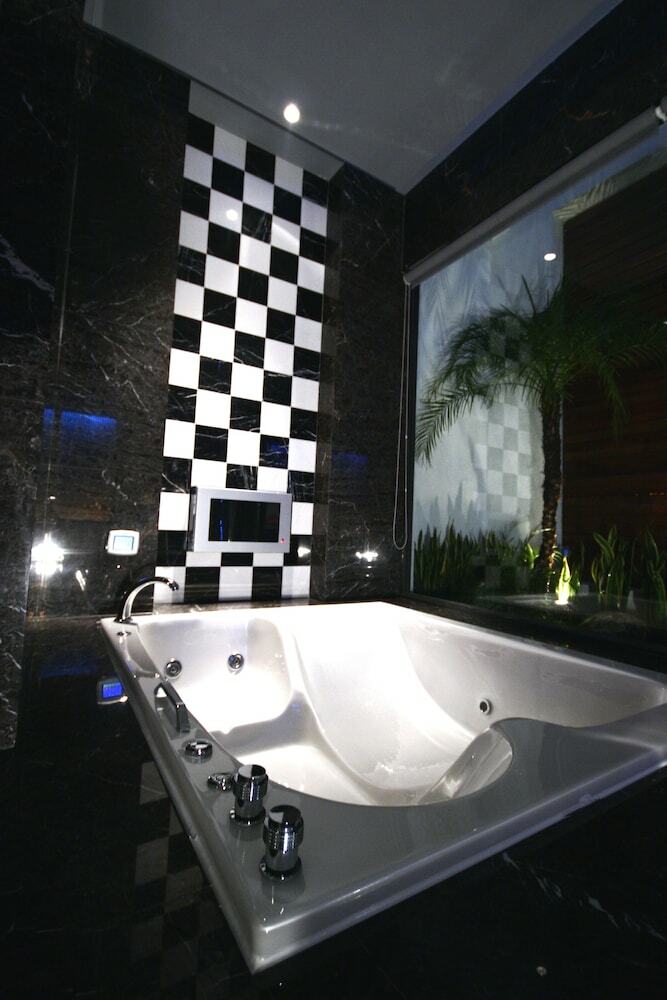 The Yorker Deluxe Motel