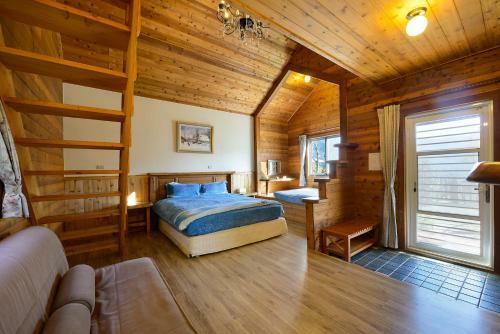 Aurora Villa