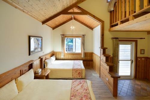 Aurora Villa