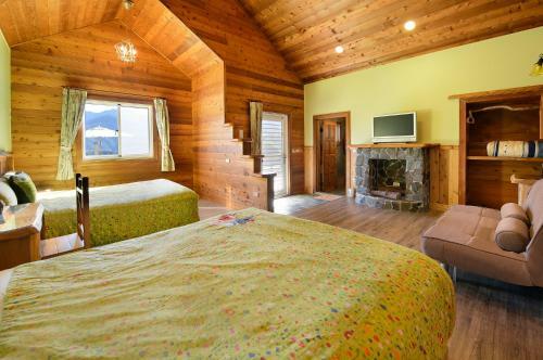 Aurora Villa