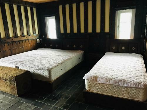 Black Forest Manor