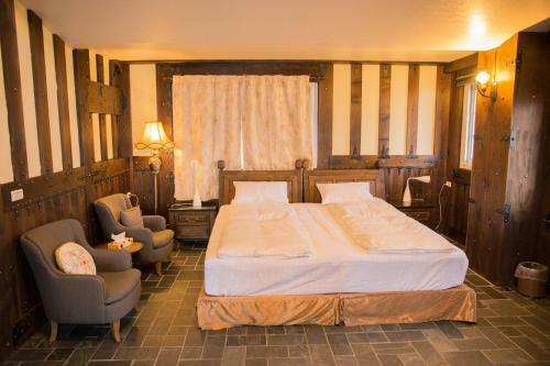 Black Forest Manor