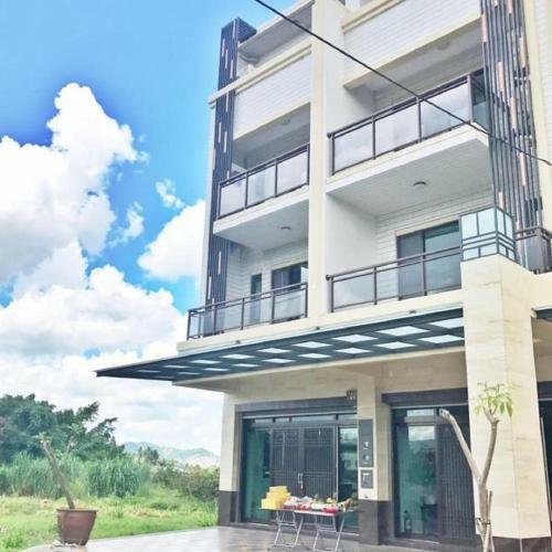 Yujing Warm Breezewarm X Sunny Sky Homestay