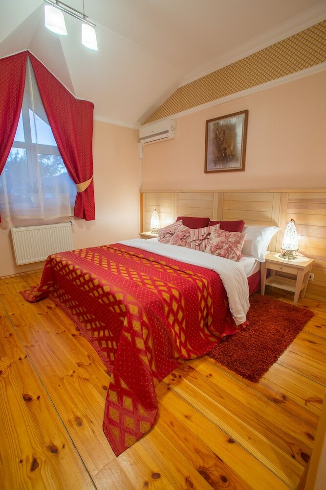 Seasons Spa Boutique Hotel
