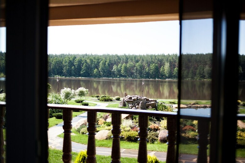 Hotel Charivne Ozero