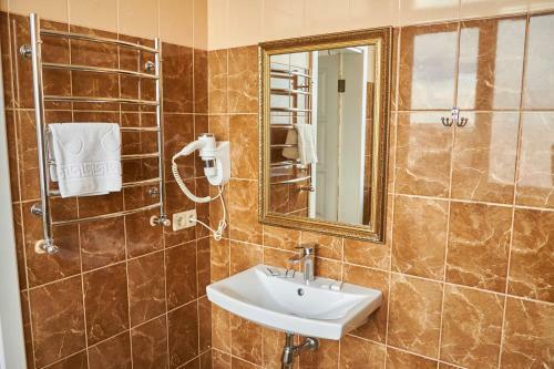 Hotel Fortetsya Malehiv