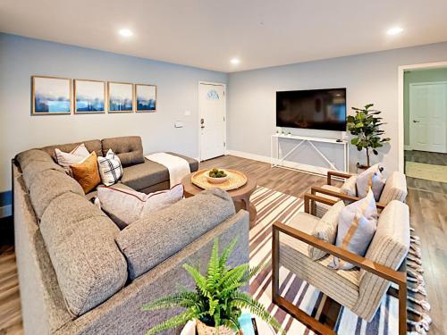 8501 E Mariposa Home