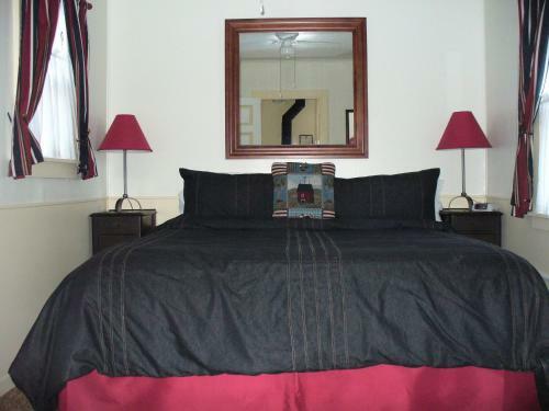 Piety Hill Cottages Motel And Bed And Breakfast