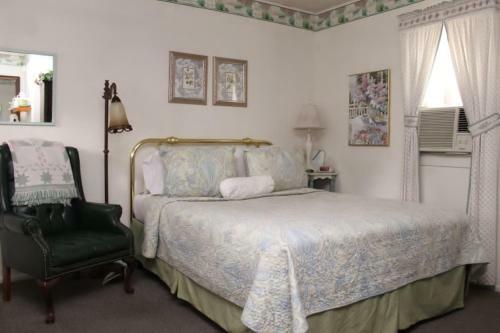 Piety Hill Cottages Motel And Bed And Breakfast