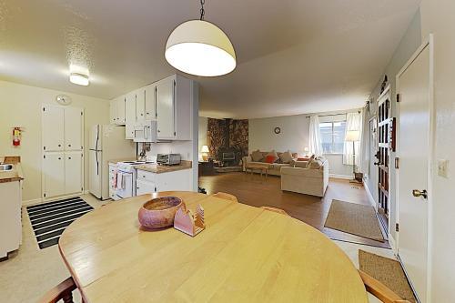 828 Alameda Ave Home