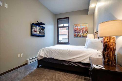 Howelsen Place - H209a