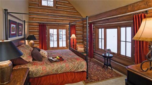 Lookout Lodge - Iconic Ultra Luxury Private Home