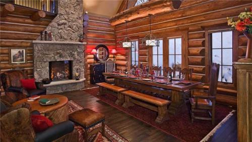 Lookout Lodge - Iconic Ultra Luxury Private Home