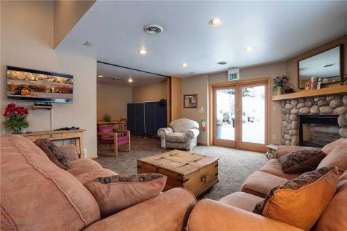 Rockies Condominiums - R2205
