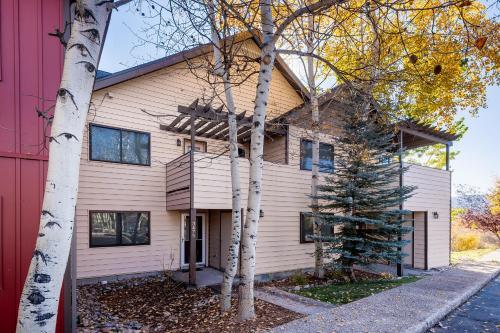 Apartamento 3473 Sunburst Ct Condo
