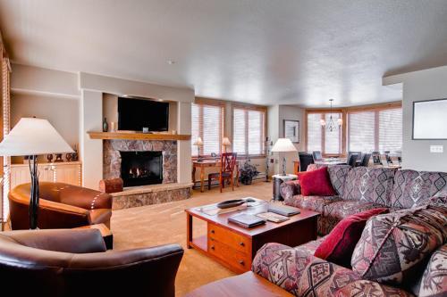 Torian Plum Creekside 417