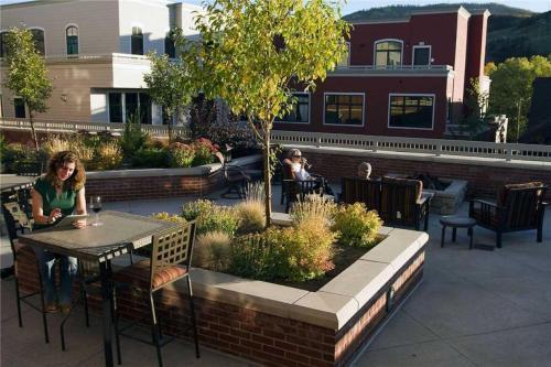Howelsen Place - H305b