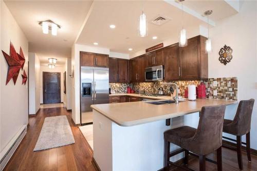 Howelsen Place - H305b
