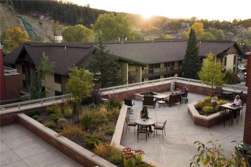 Howelsen Place - H305b