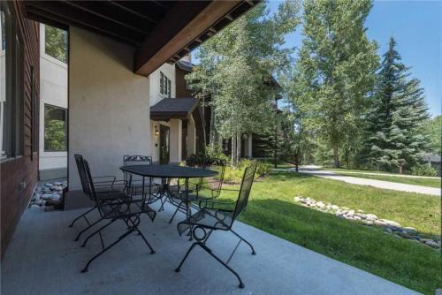 3110 Champagne Lodge, Trappeur's Crossing