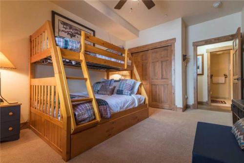 3110 Champagne Lodge, Trappeur's Crossing