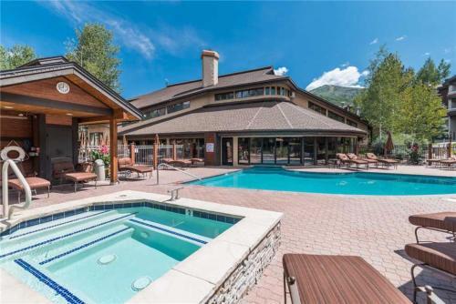 3110 Champagne Lodge, Trappeur's Crossing
