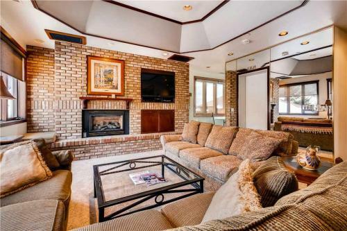 Meadows Penthouse A
