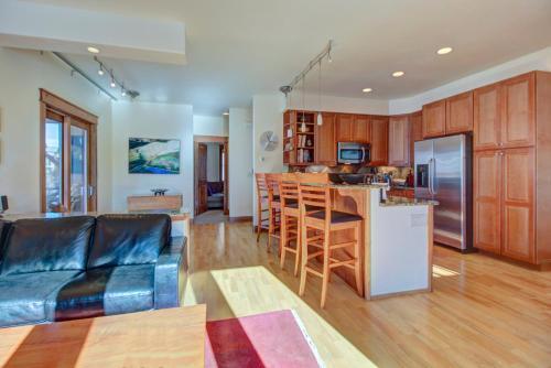 Upscale Majestic Valley Townhome